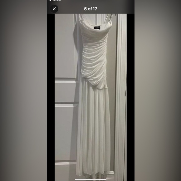 This stunning size M Retrofete Alessia Maxi Long Dress in White. - Picture 3 of 7